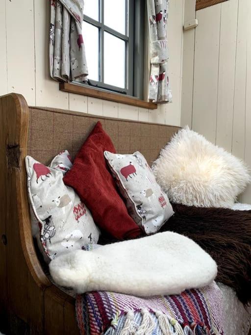 Rushford Shepherd'S Hut Newton Abbot Exterior foto