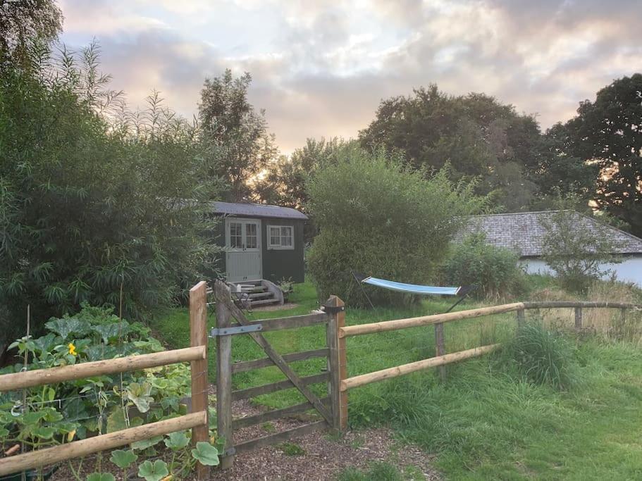 Rushford Shepherd'S Hut Newton Abbot Exterior foto