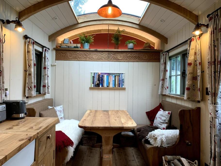 Rushford Shepherd'S Hut Newton Abbot Exterior foto