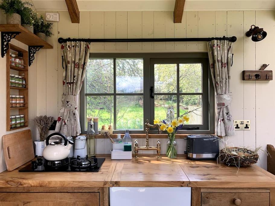 Rushford Shepherd'S Hut Newton Abbot Exterior foto